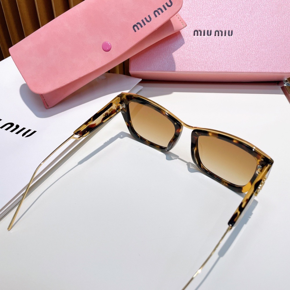 MIU MIU