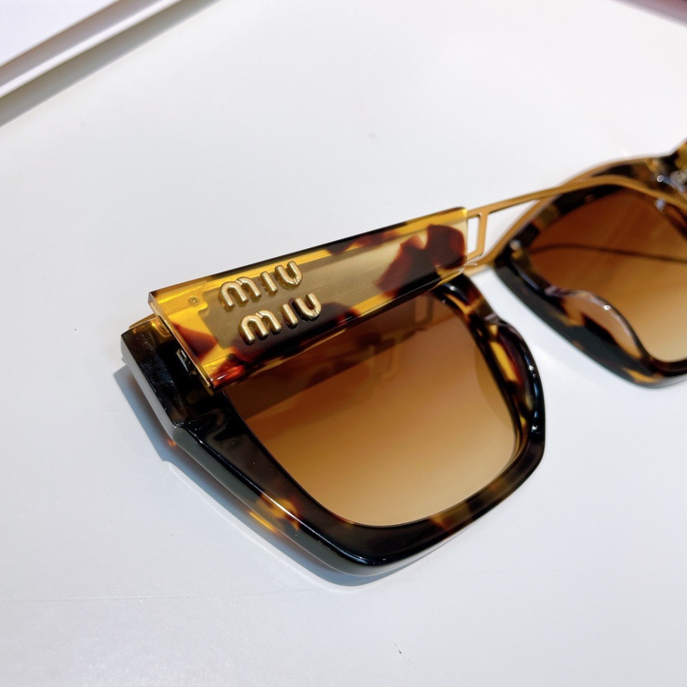 MIU MIU