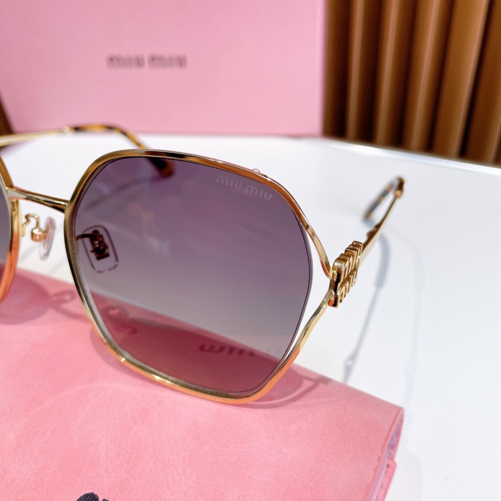 MIU MIU sunglasses