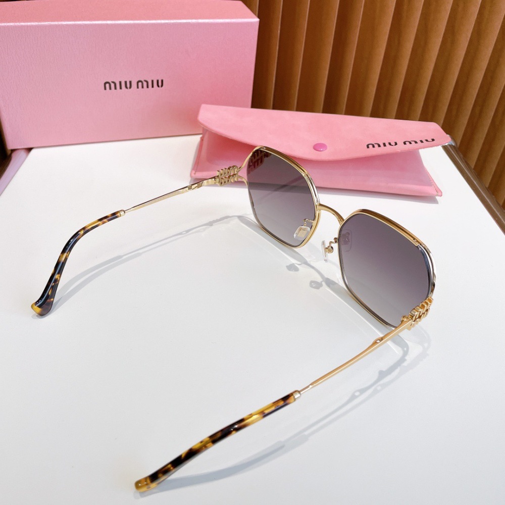 MIU MIU sunglasses