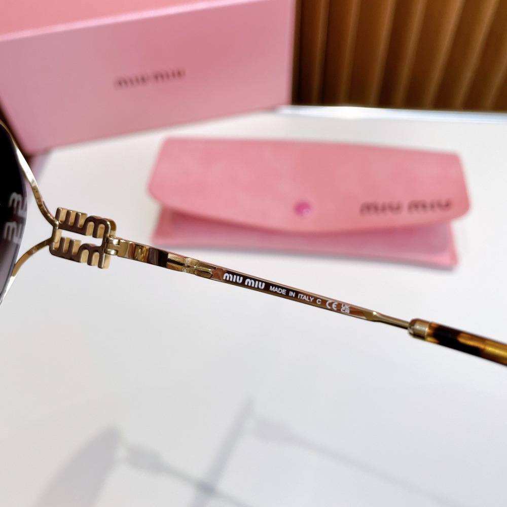 MIU MIU sunglasses