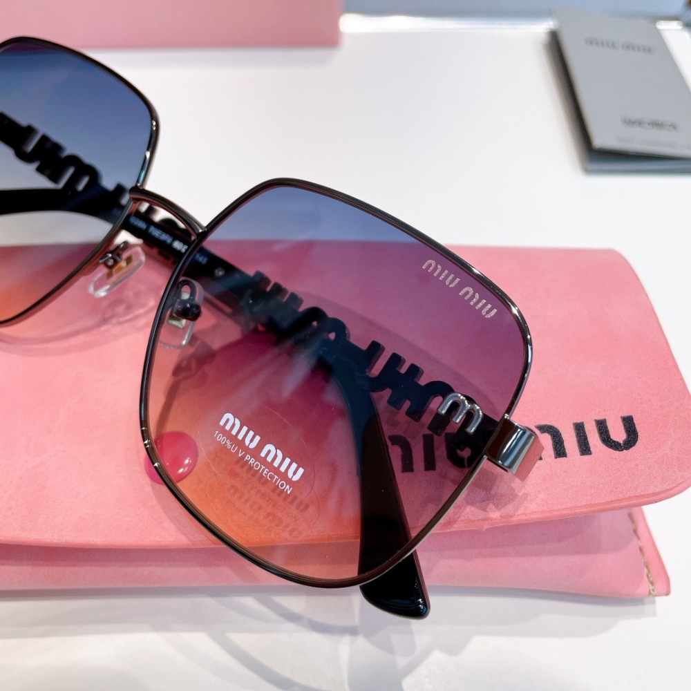 MIUMIU sunglasses