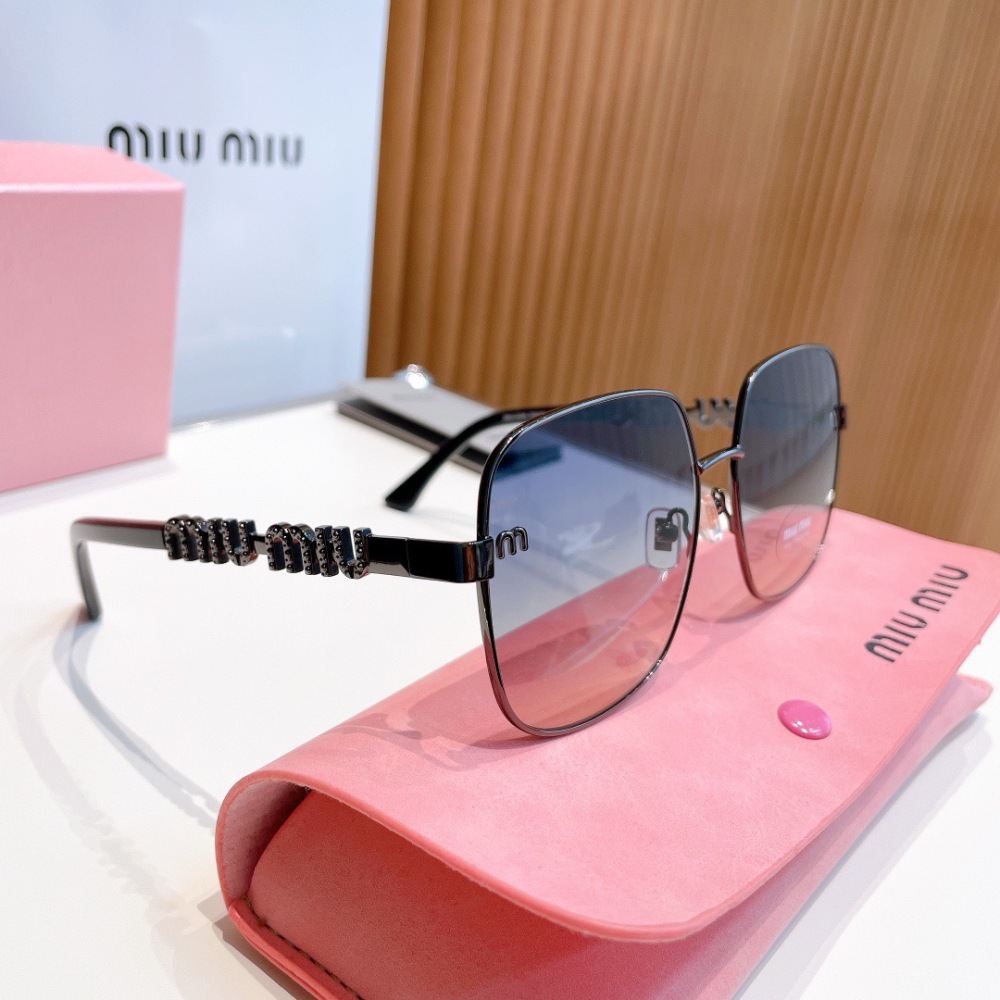 MIUMIU sunglasses