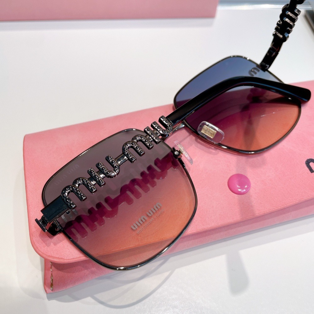 MIUMIU sunglasses