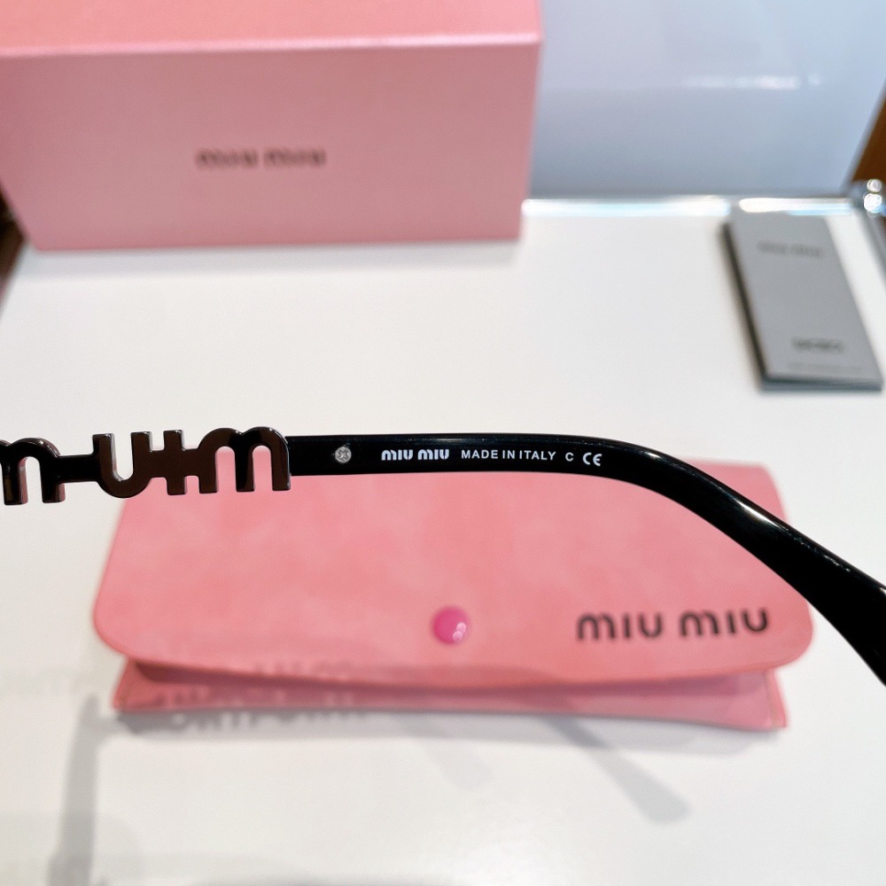 MIUMIU sunglasses
