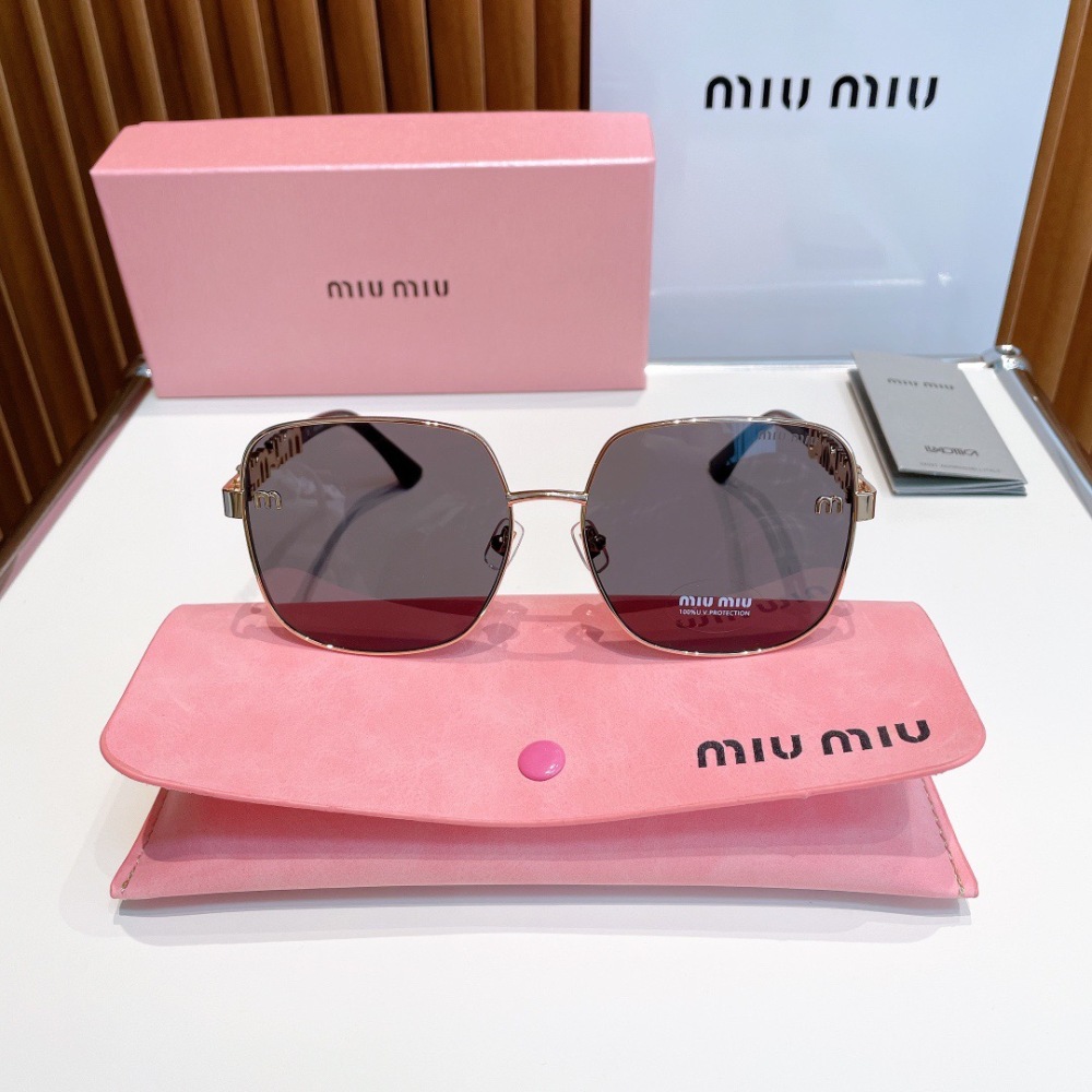 MIUMIU sunglasses