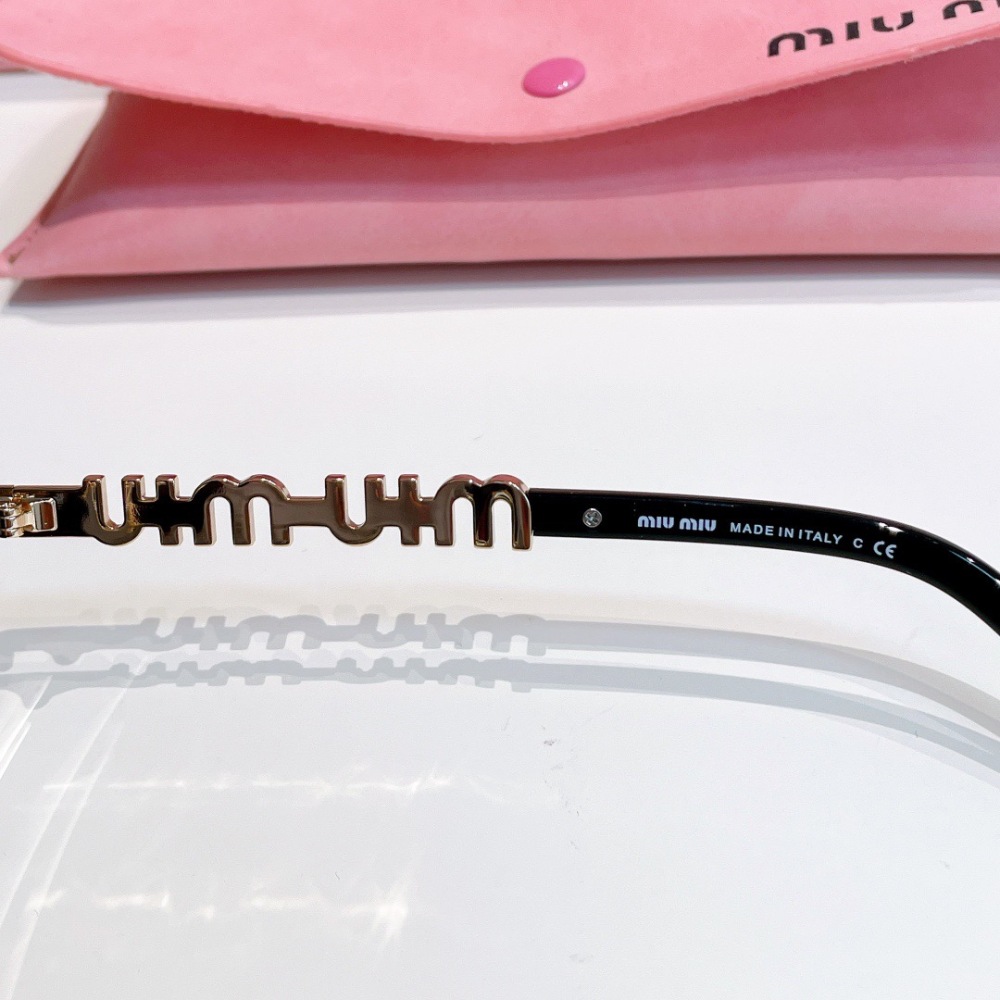 MIUMIU sunglasses