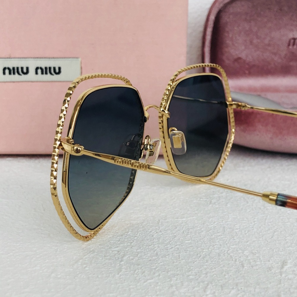 MIU MIU sunglasses