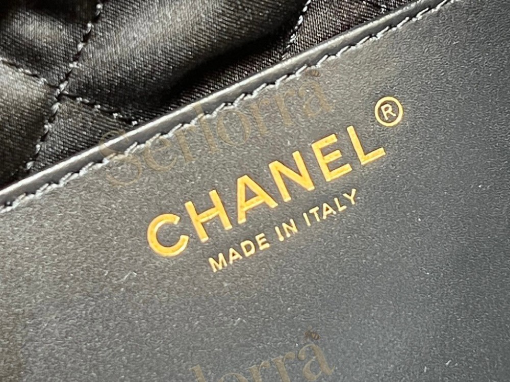 CHANEL 22 MINI HANDBAG