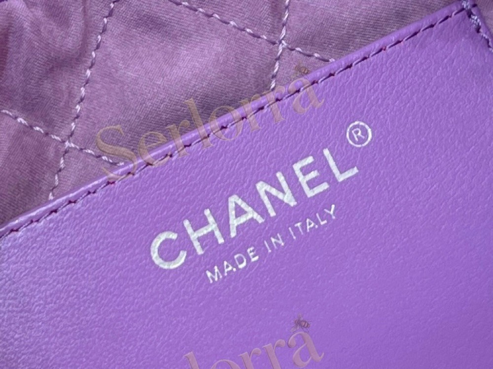 CHANEL 22 MINI HANDBAG