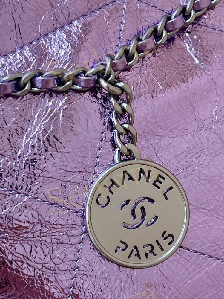 CHANEL 22 MINI HANDBAG