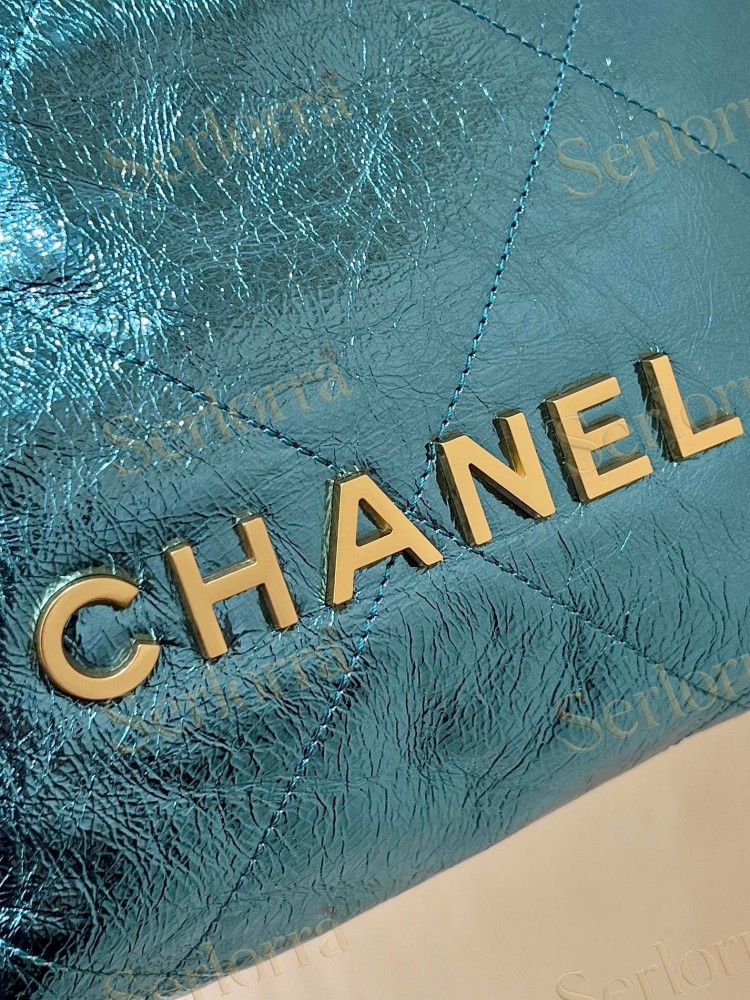 CHANEL 22 MINI HANDBAG
