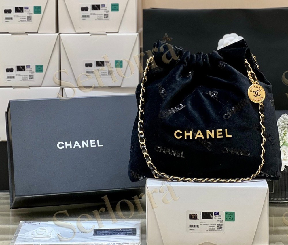 CHANEL MASTER 22 SMALL HANDBAG