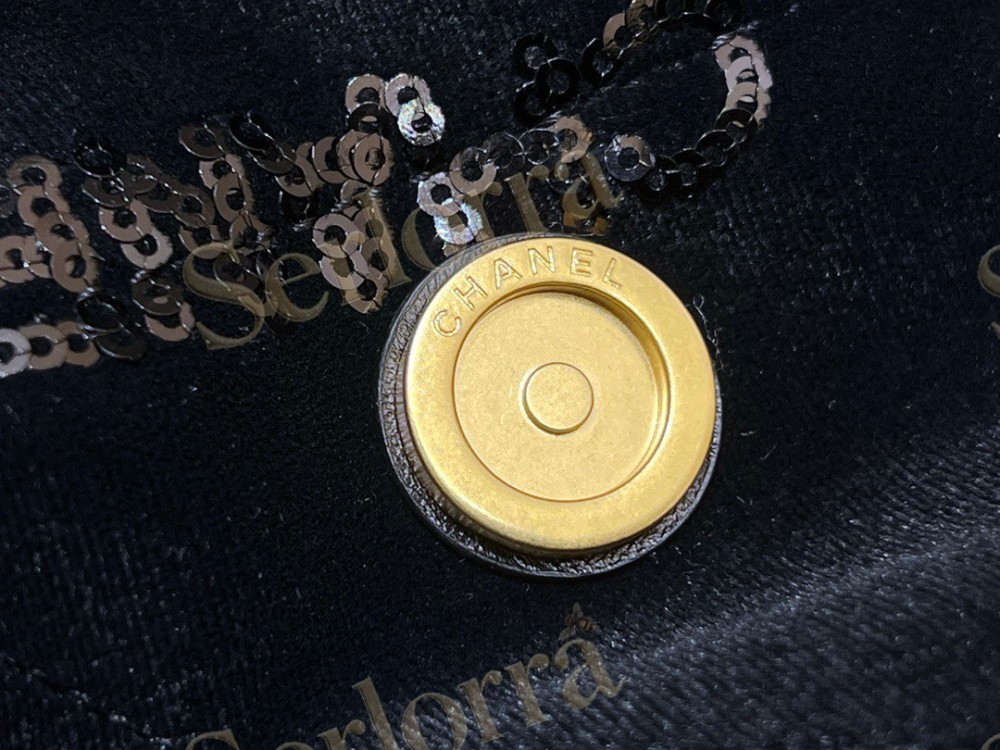 CHANEL MASTER 22 SMALL HANDBAG