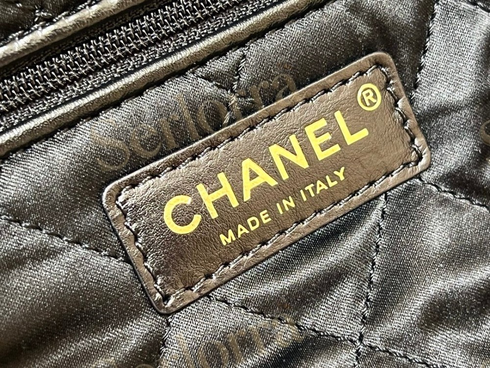 CHANEL MASTER 22 SMALL HANDBAG