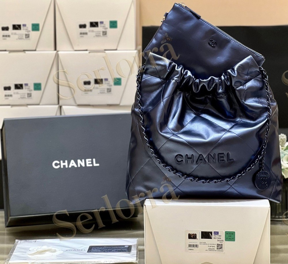 CHANEL MASTER 22 SMALL HANDBAG