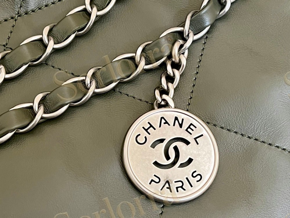 CHANEL MASTER 22 SMALL HANDBAG