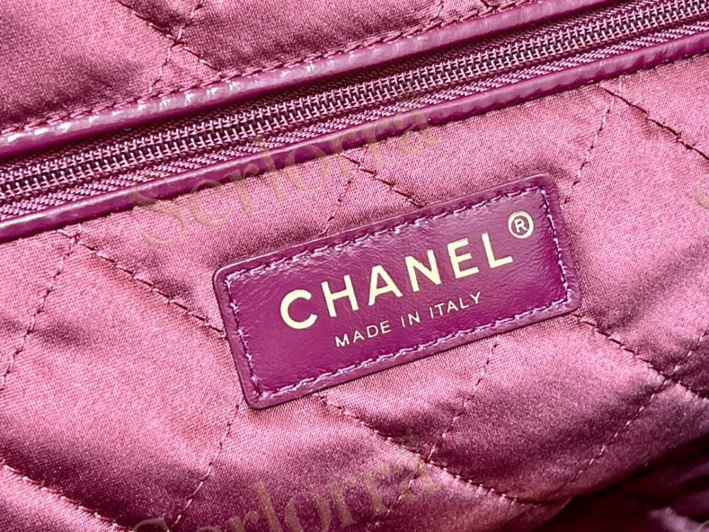 CHANEL MASTER 22 SMALL HANDBAG