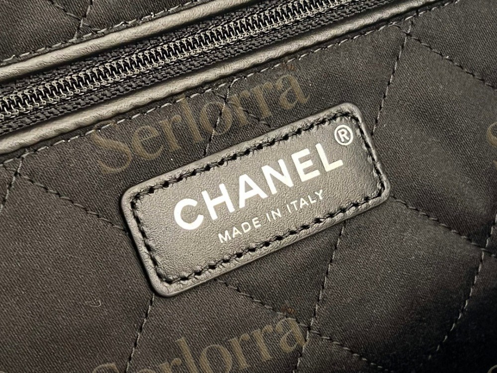 CHANEL MASTER 22 SMALL HANDBAG