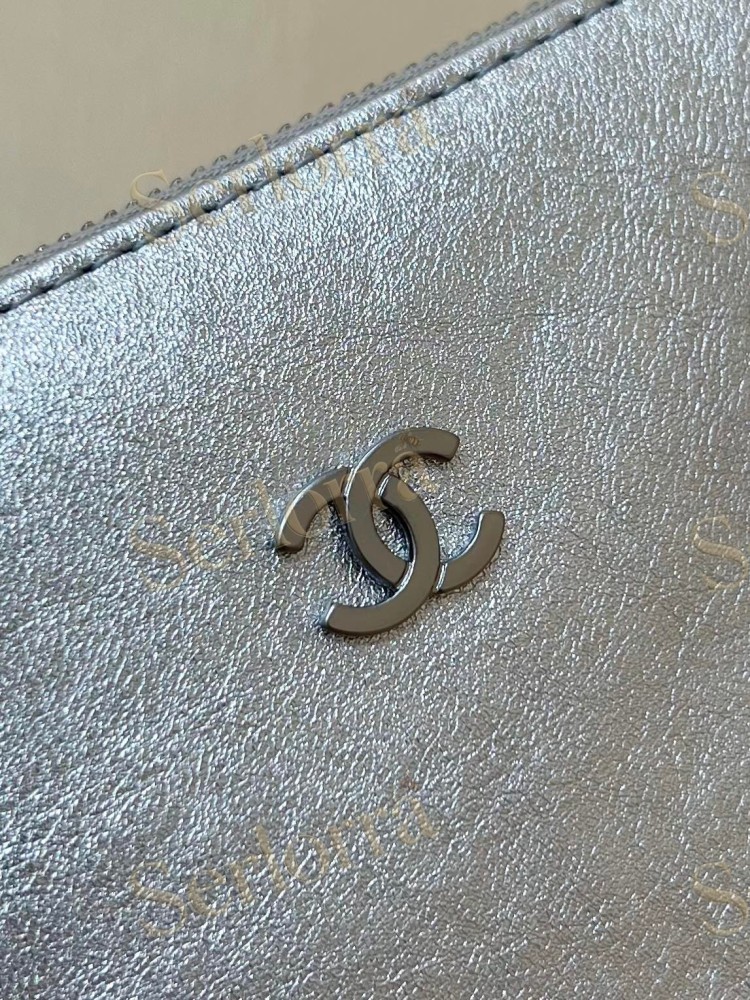 CHANEL MASTER 22 SMALL HANDBAG