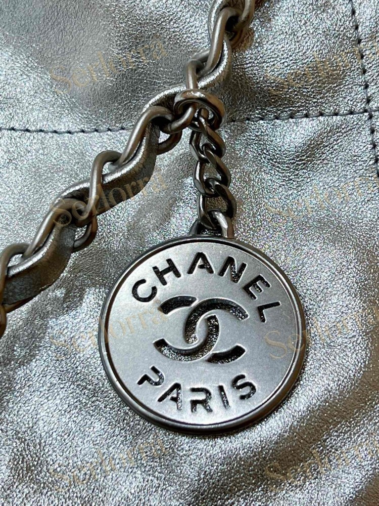 CHANEL MASTER 22 SMALL HANDBAG