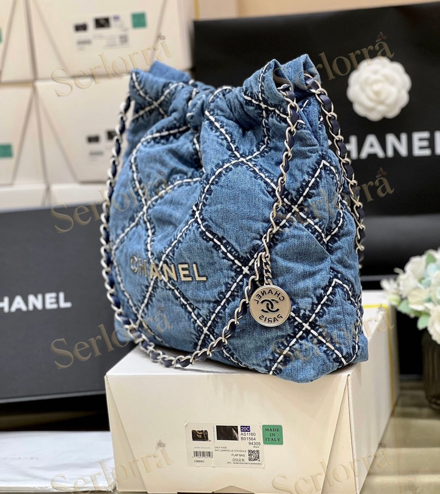 CHANEL MASTER 22 SMALL HANDBAG