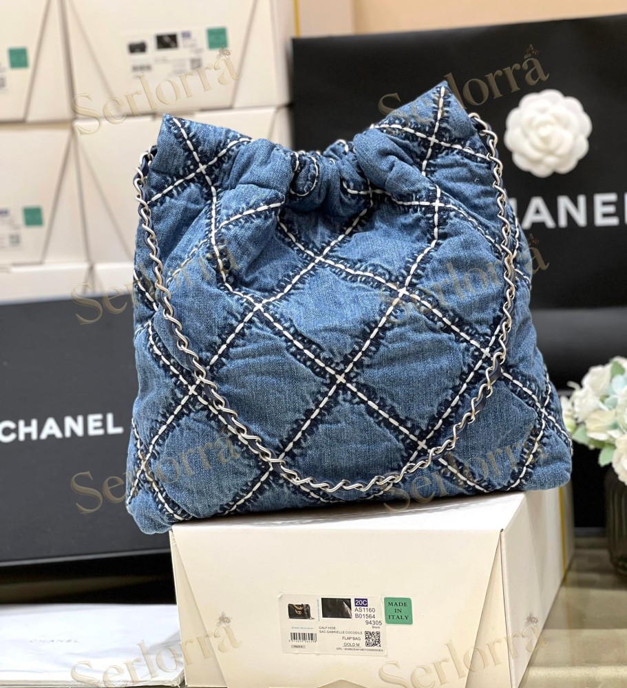 CHANEL MASTER 22 SMALL HANDBAG