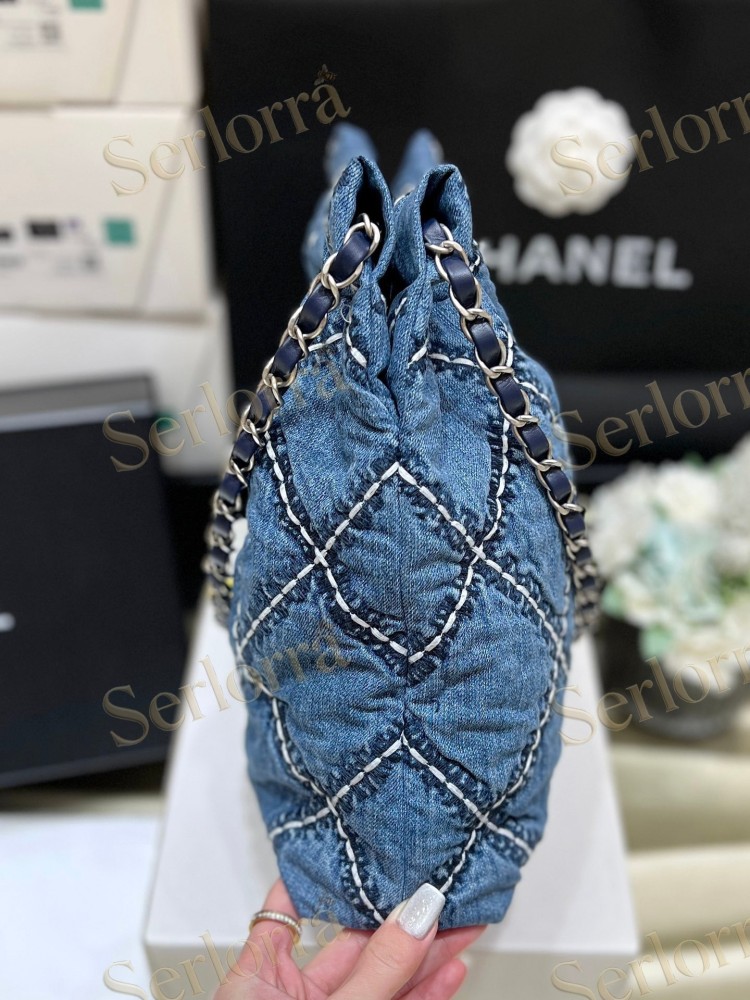 CHANEL MASTER 22 SMALL HANDBAG