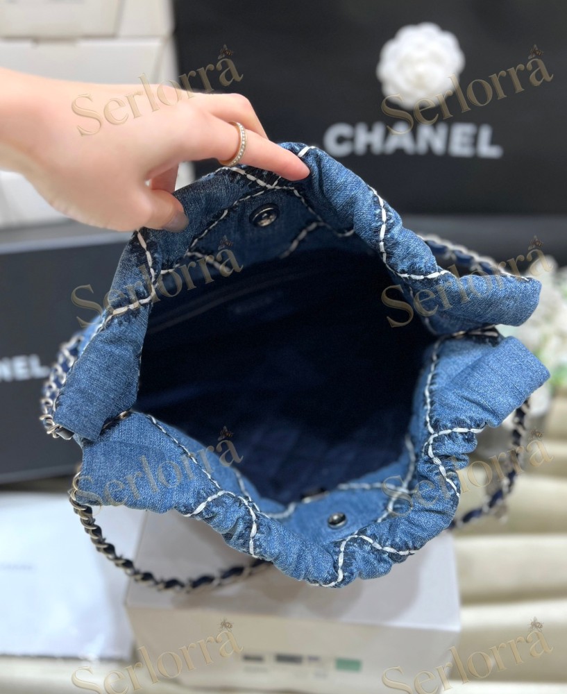CHANEL MASTER 22 SMALL HANDBAG