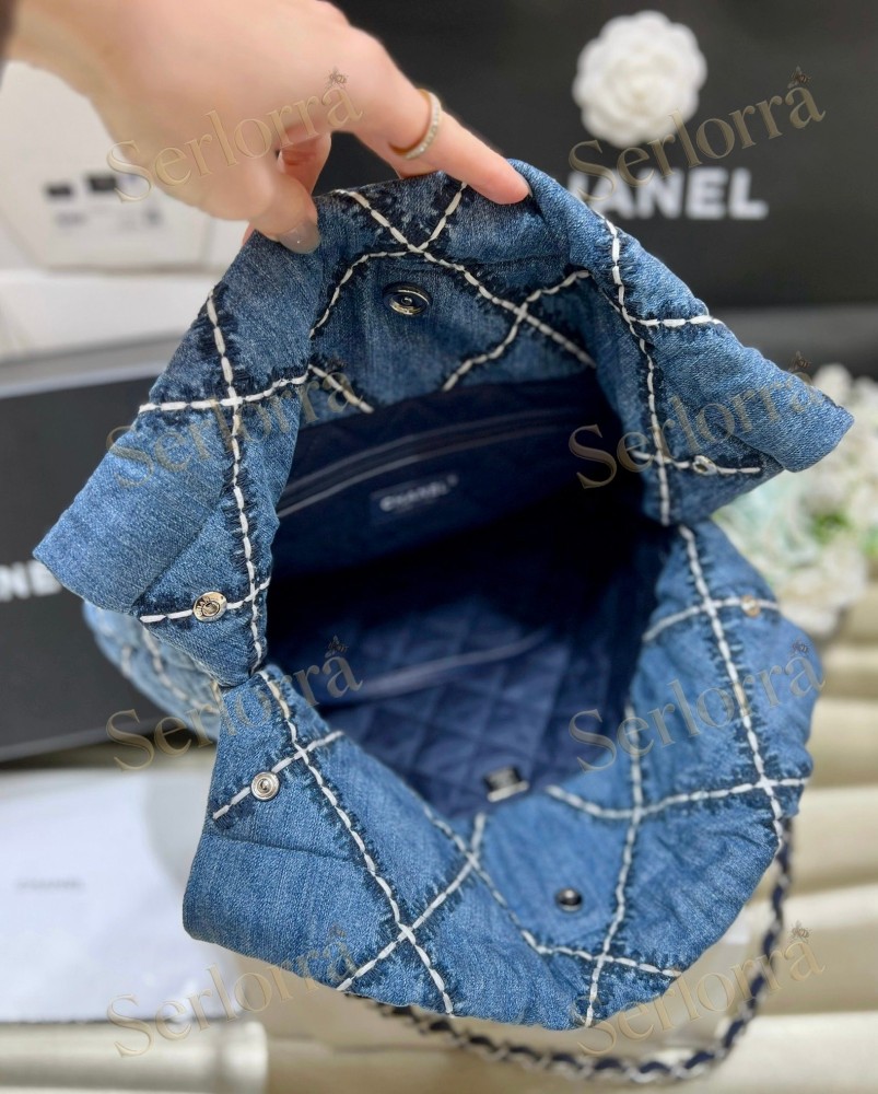 CHANEL MASTER 22 SMALL HANDBAG