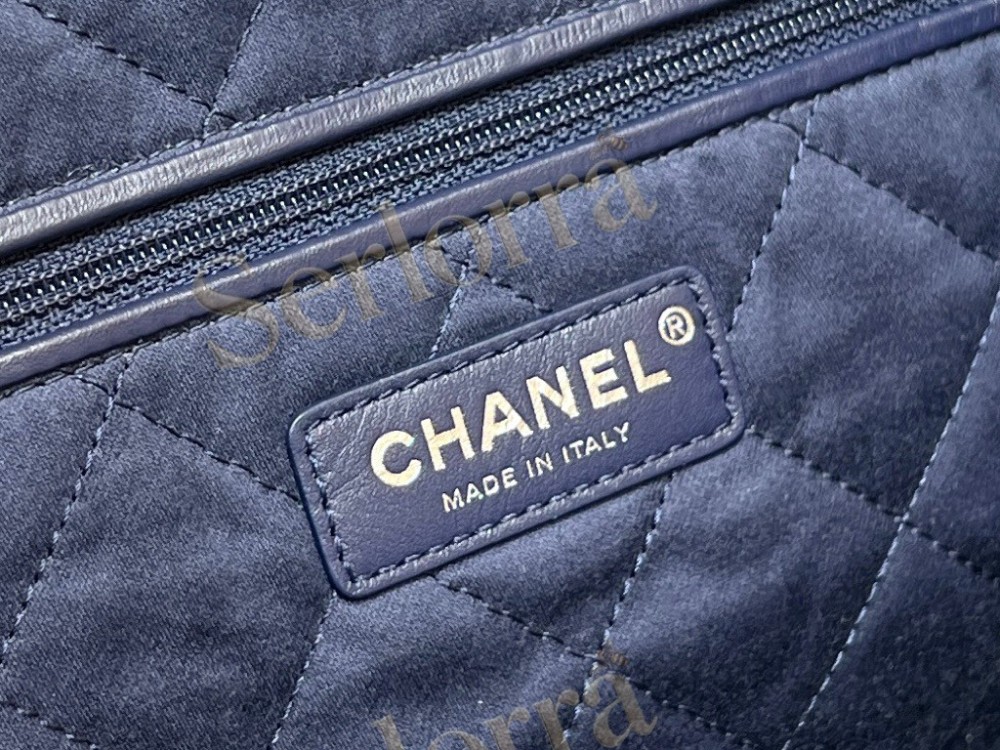 CHANEL MASTER 22 SMALL HANDBAG