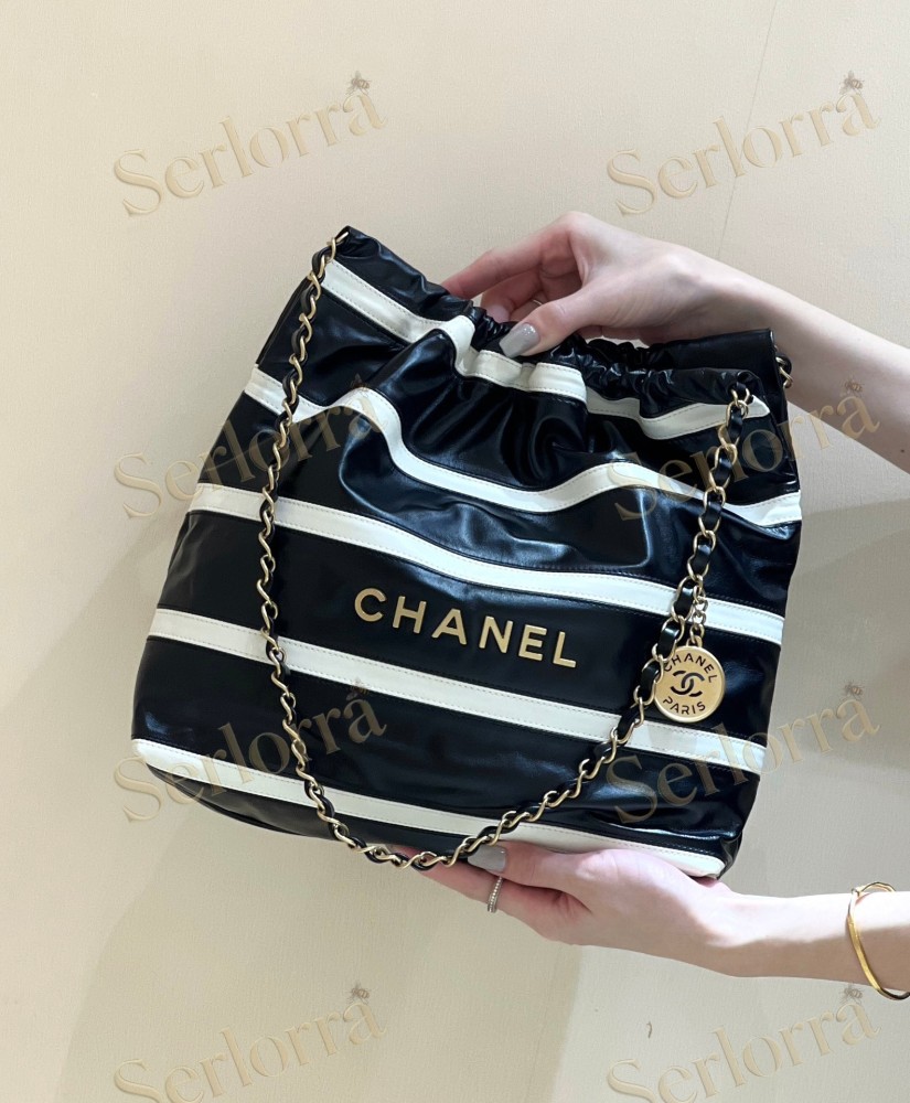 CHANEL MASTER 22 SMALL HANDBAG