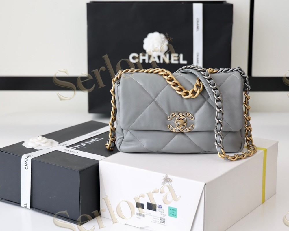 CHANEL MASTER MEDIUM 19 FLAP