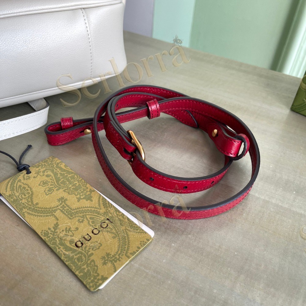 GUCCI DIANA MEDIUM SHOULDER BAG
