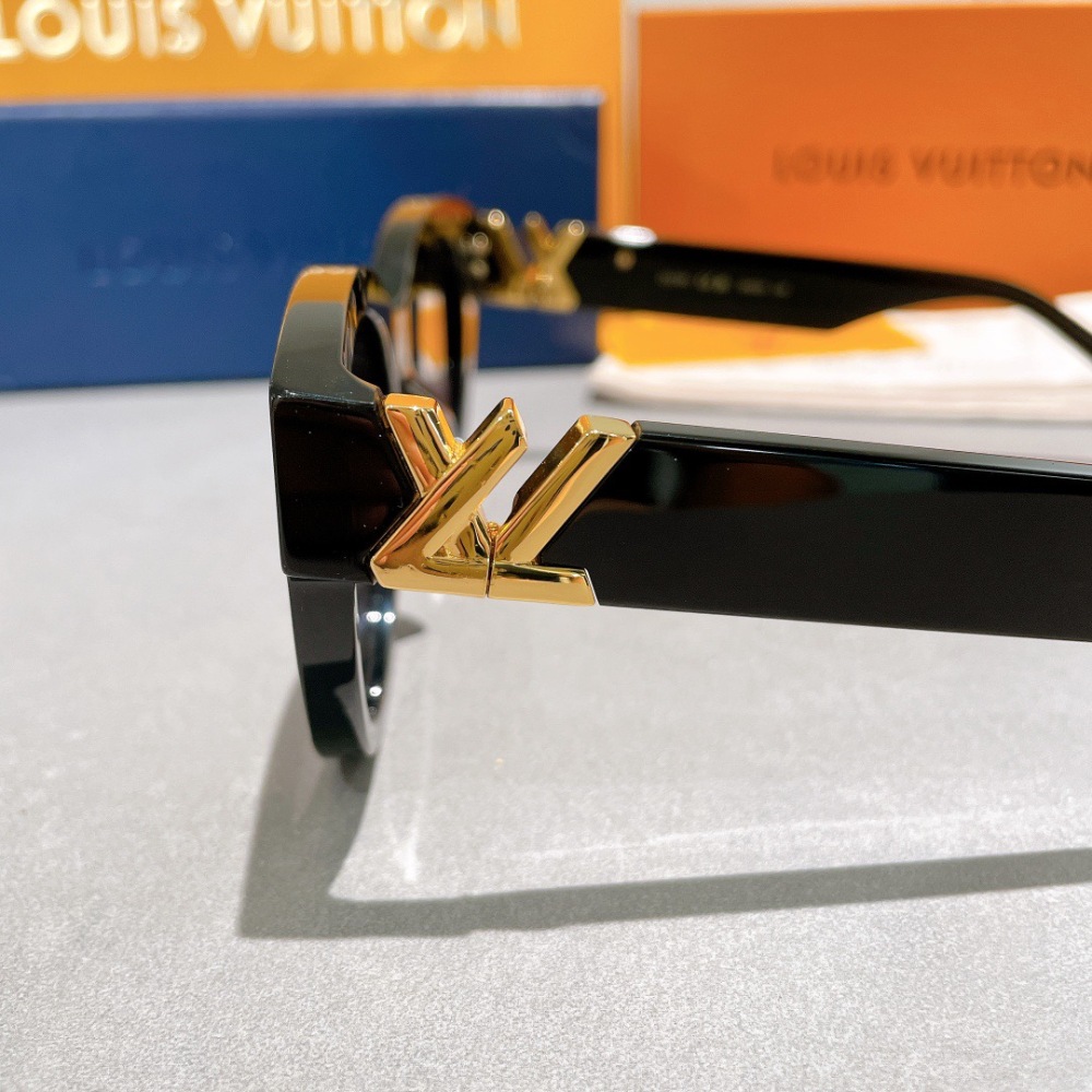 LV SUNGLASSES
