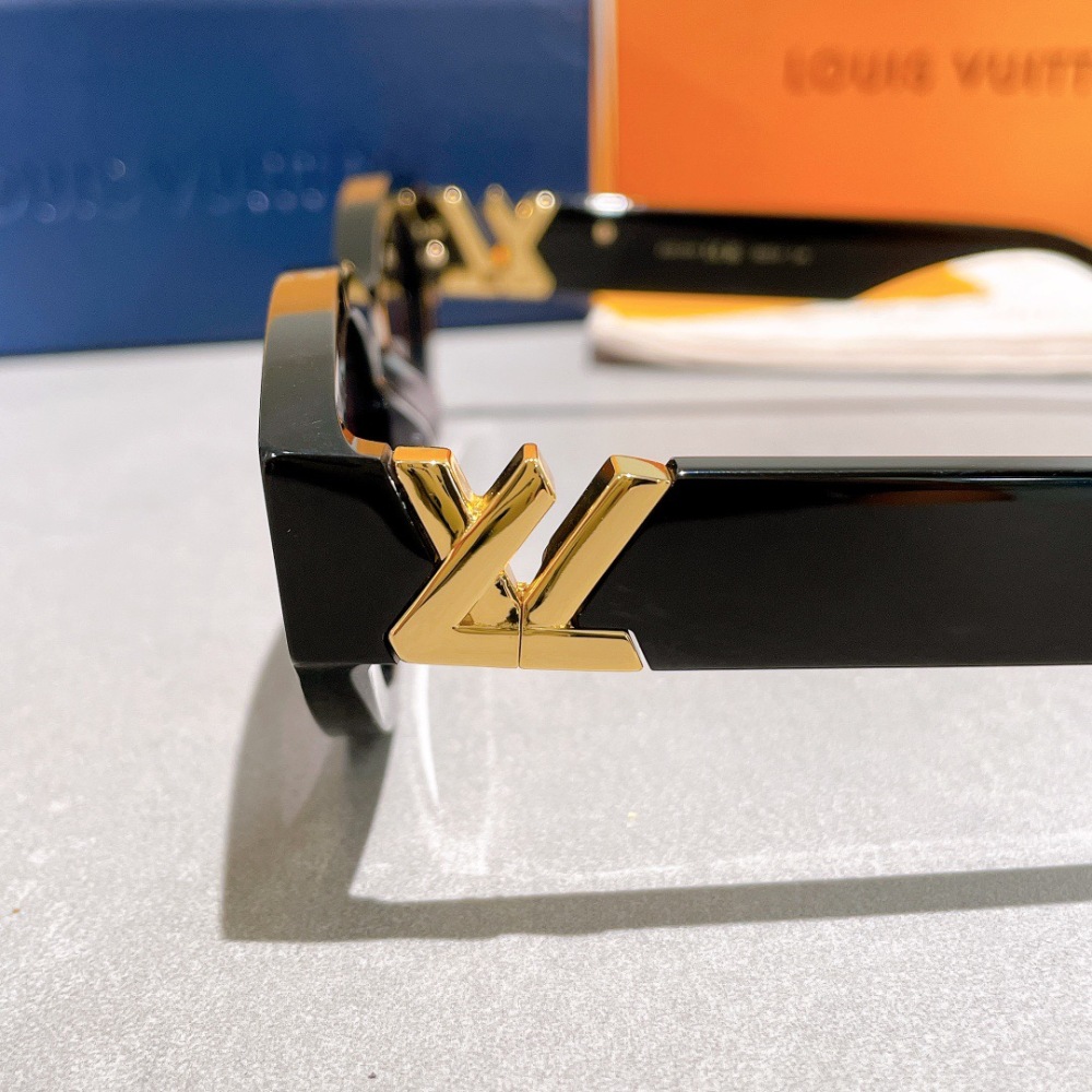 LV SUNGLASSES
