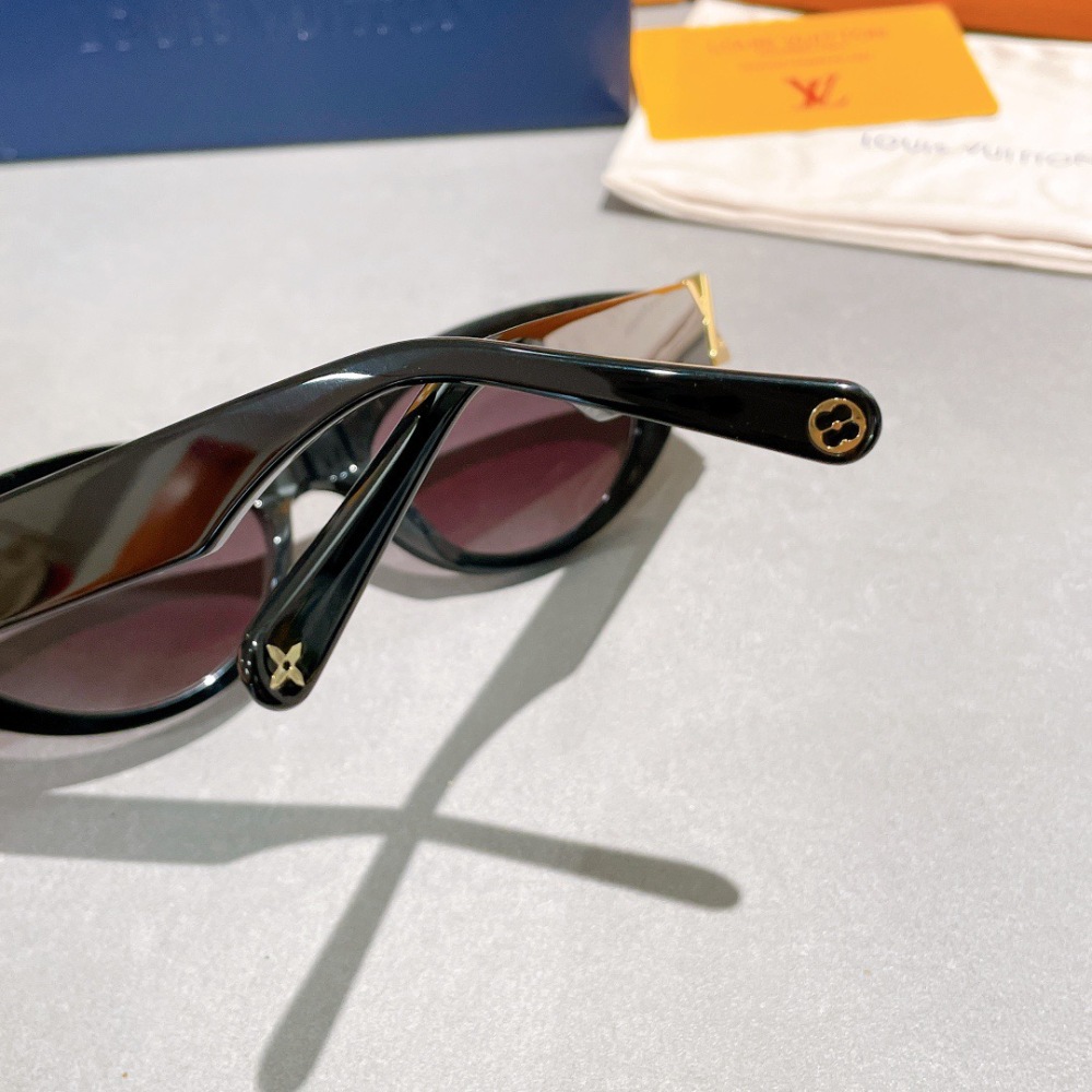 LV SUNGLASSES
