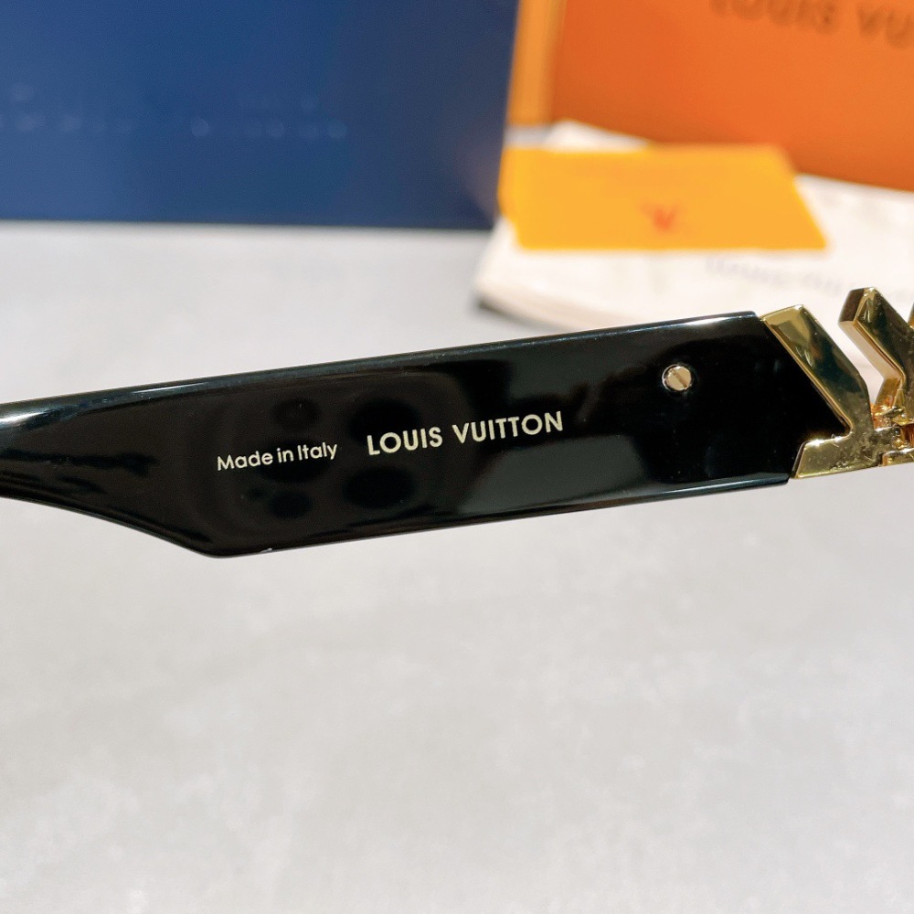 LV SUNGLASSES