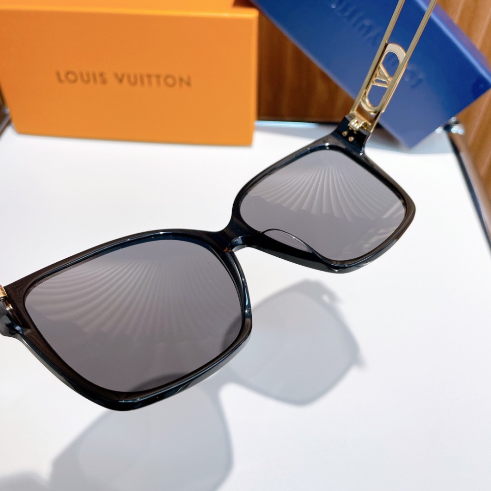 LV SUNGLASSES