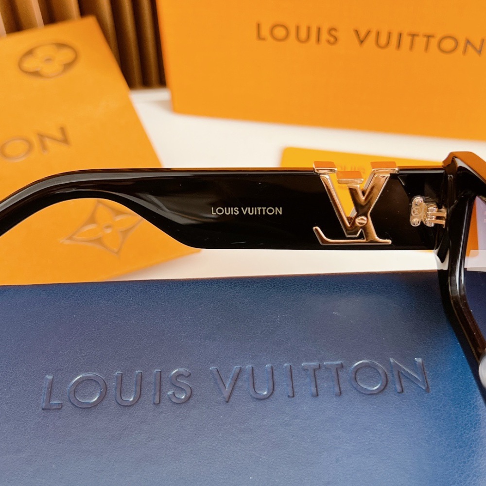 LV SUNGLASSES