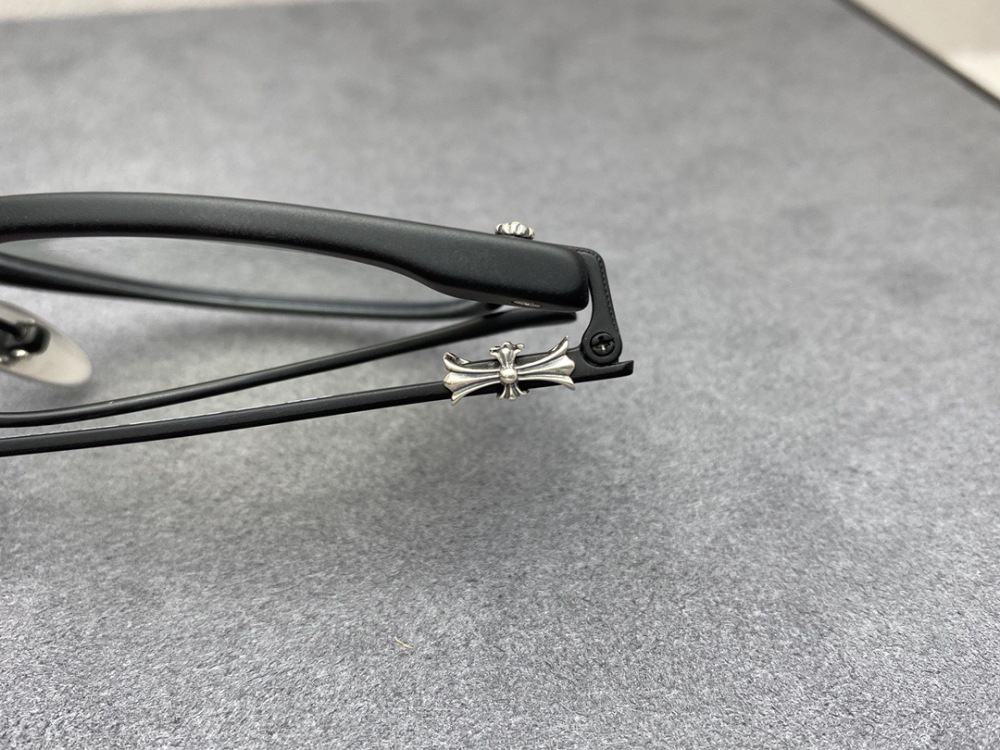 CHROME HEARTS GLASSES