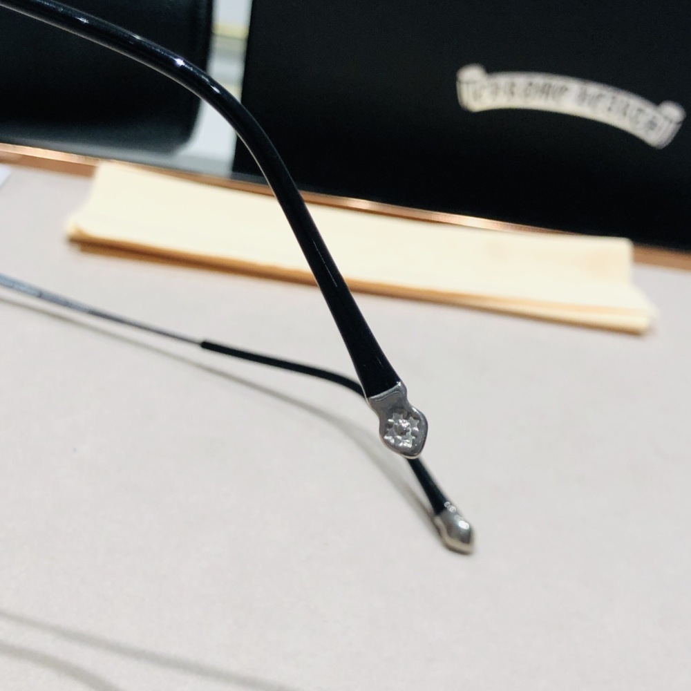CHROME HEARTS GLASSES