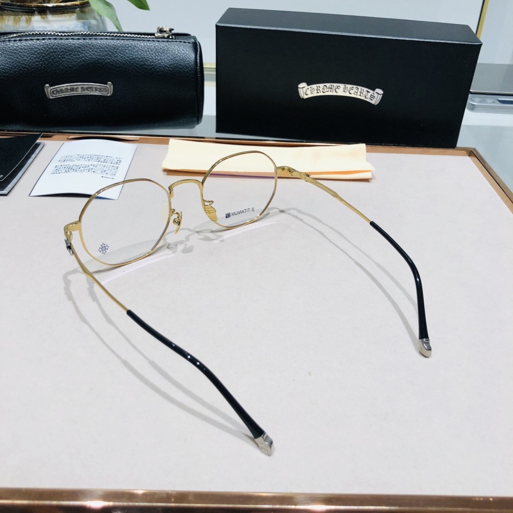 CHROME HEARTS GLASSES