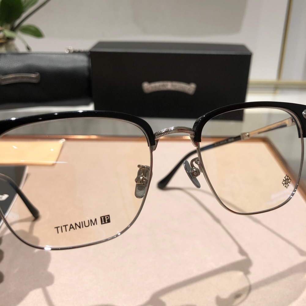 CHROME HEARTS GLASSES