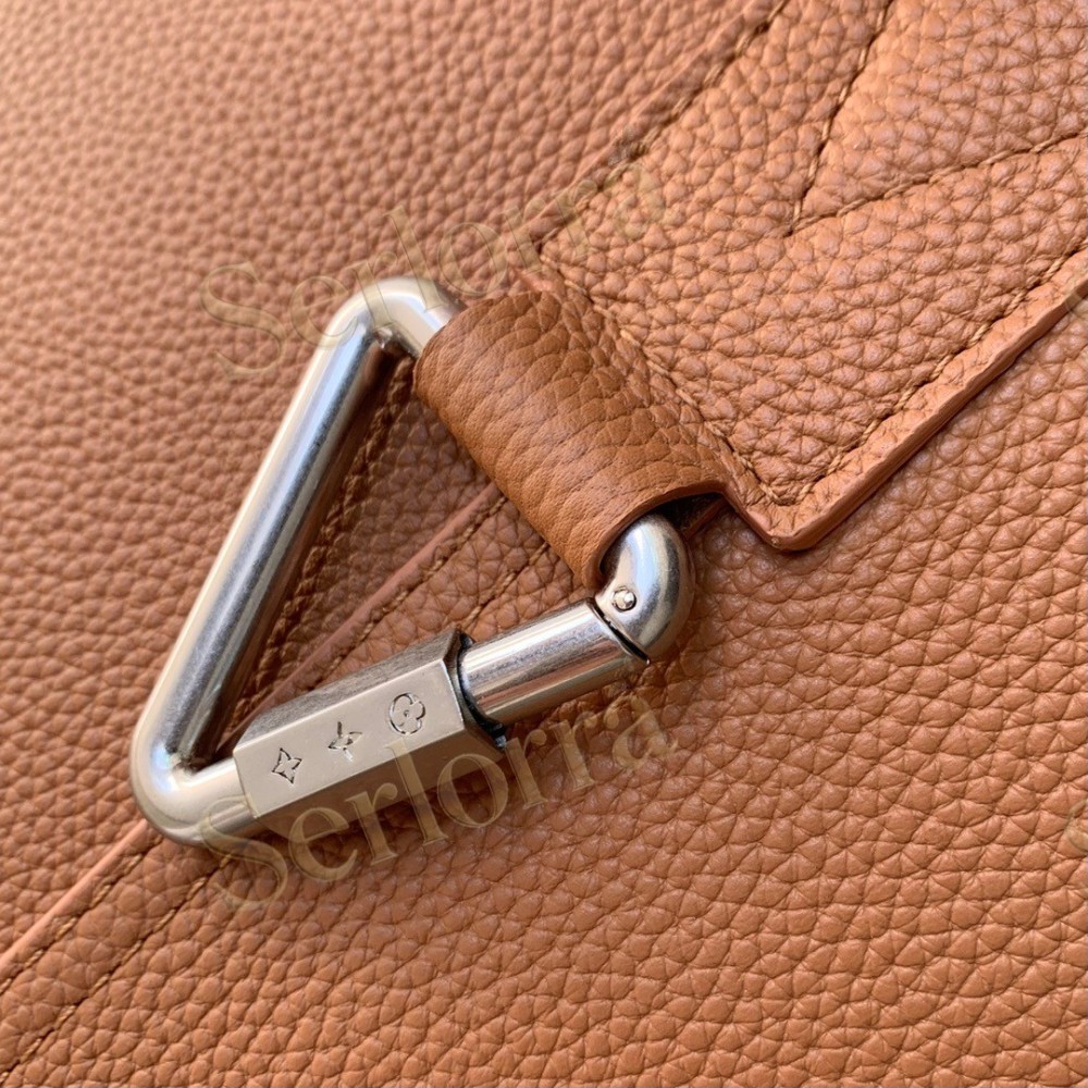 LOUIS VUITTON VERSO HOBO