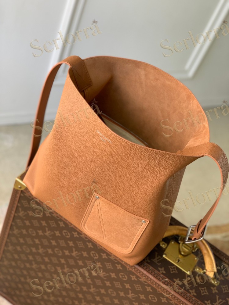 LOUIS VUITTON VERSO HOBO
