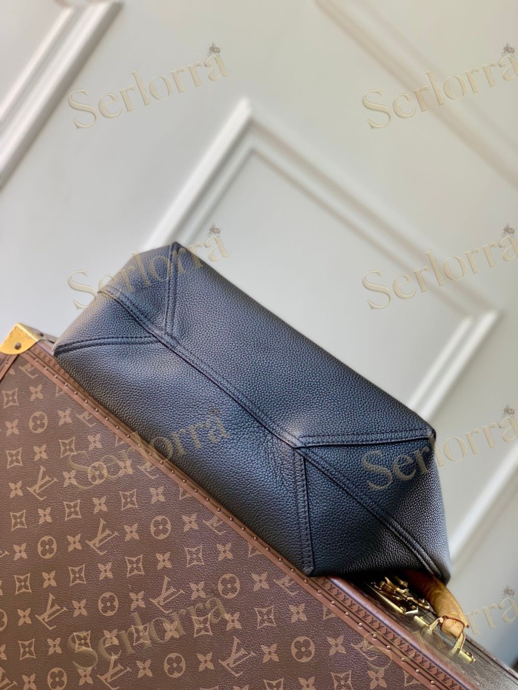 LOUIS VUITTON VERSO HOBO