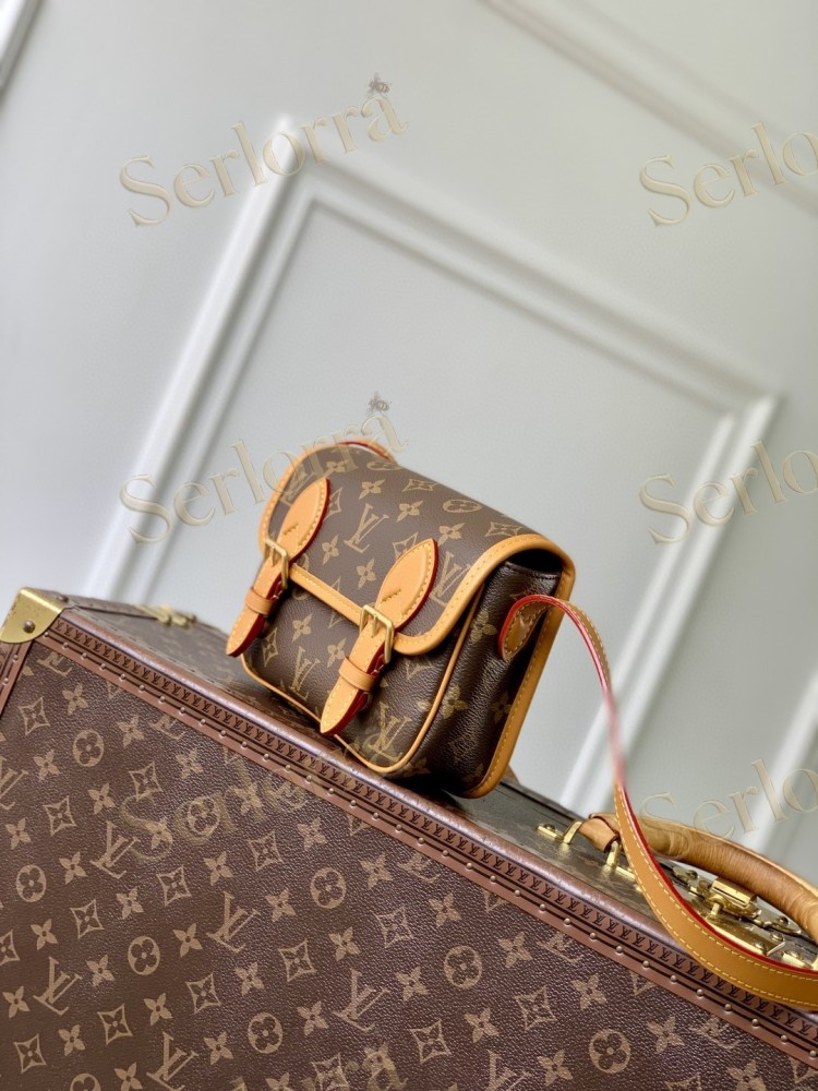 LOUIS VUITTON SATCHEL WEARABLE WALLET