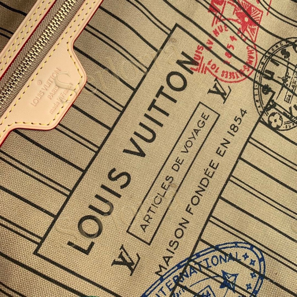 LOUIS VUITTON NEVERFULL BANDOULIÈRE INSIDE OUT GM