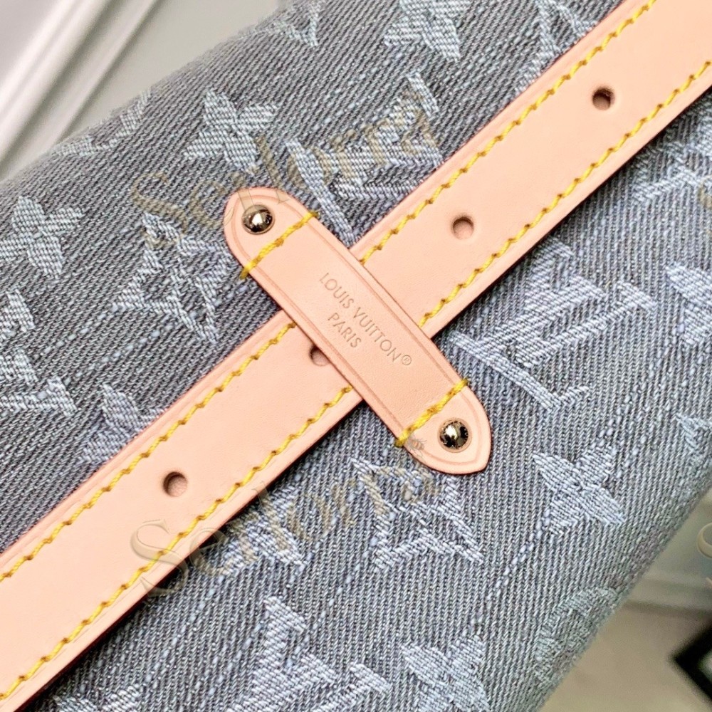 LOUIS VUITTON CARRYALL MM